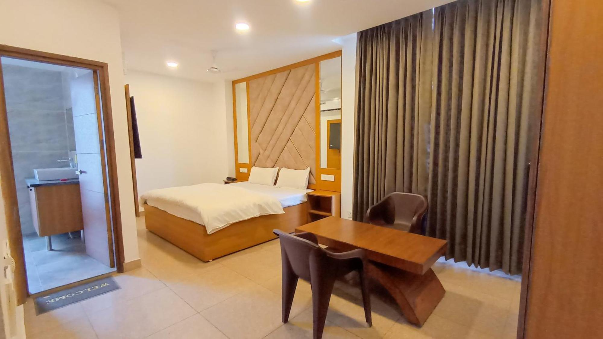 Hotel Lake View Chandīgarh Rum bild